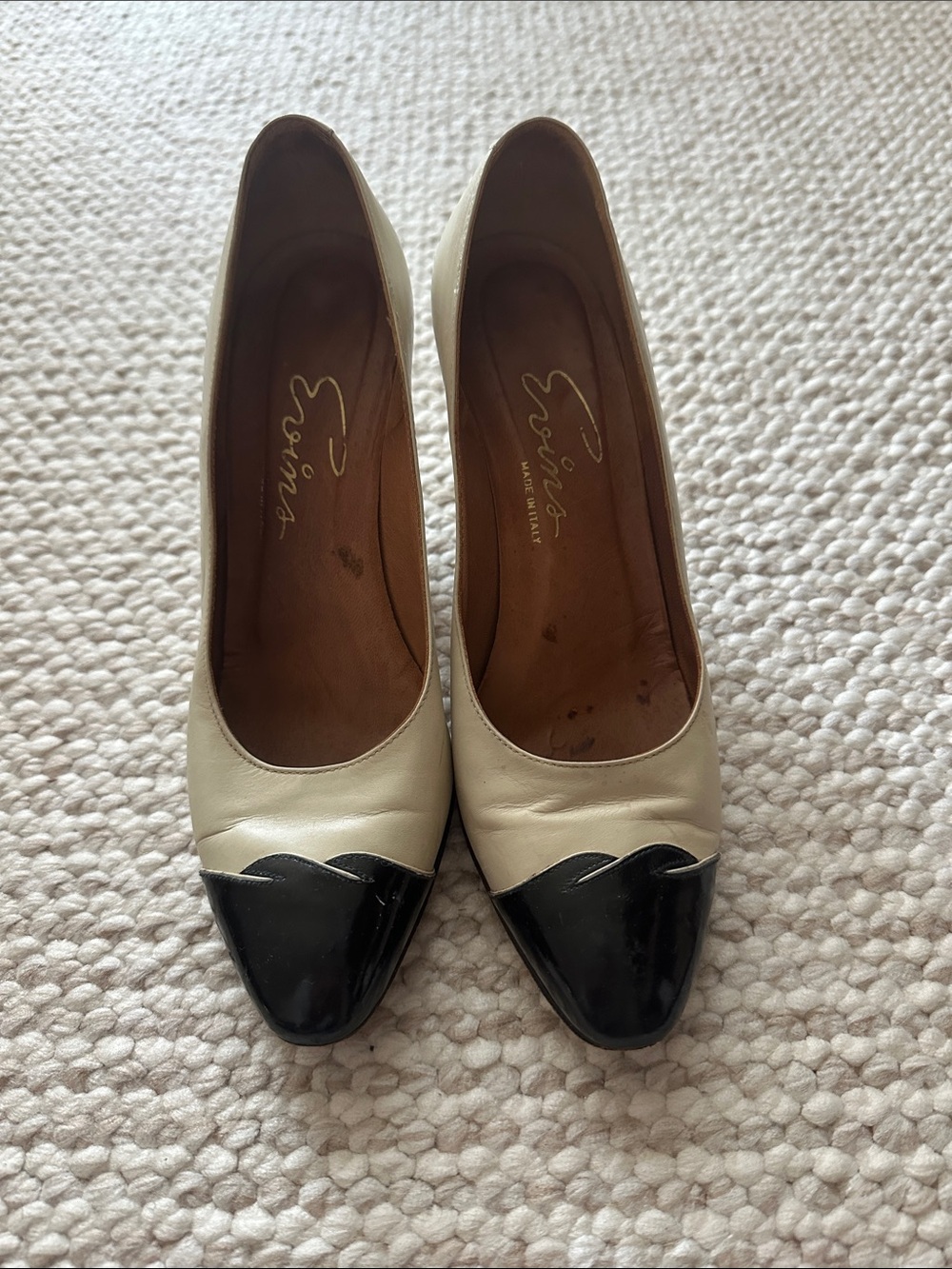 Evins vintage Two-Tone Cream and Black Pointed Toe Pumps